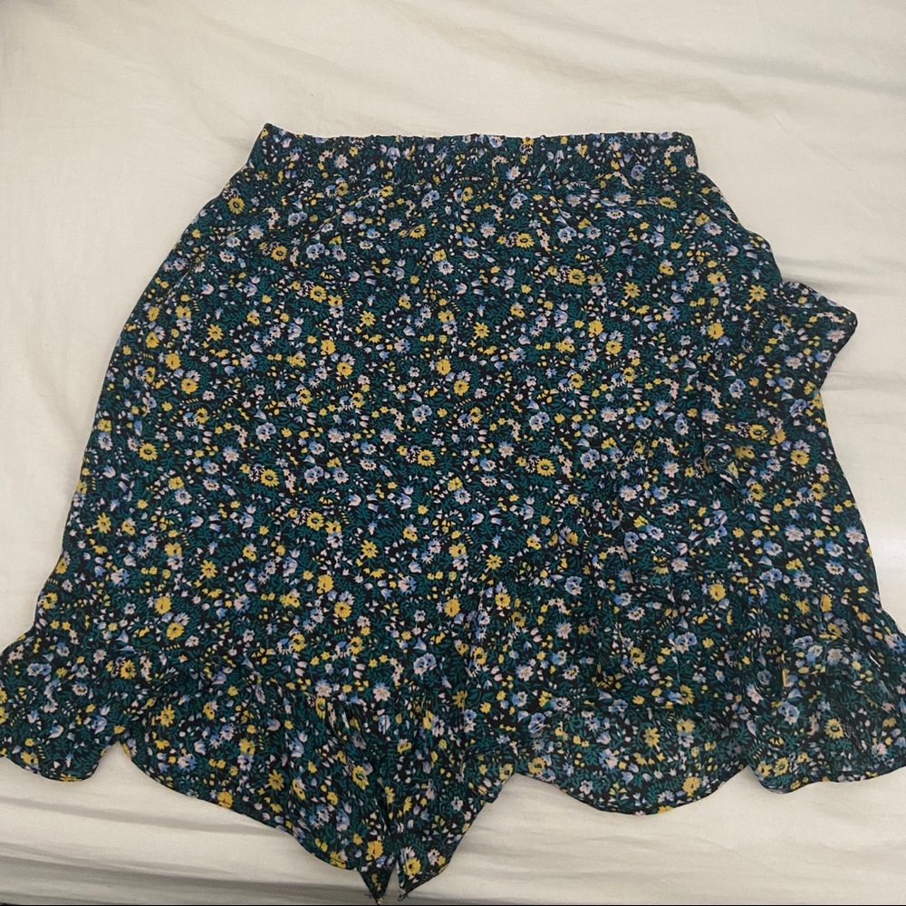 SOLD ❤️ cutest floral print skirt
